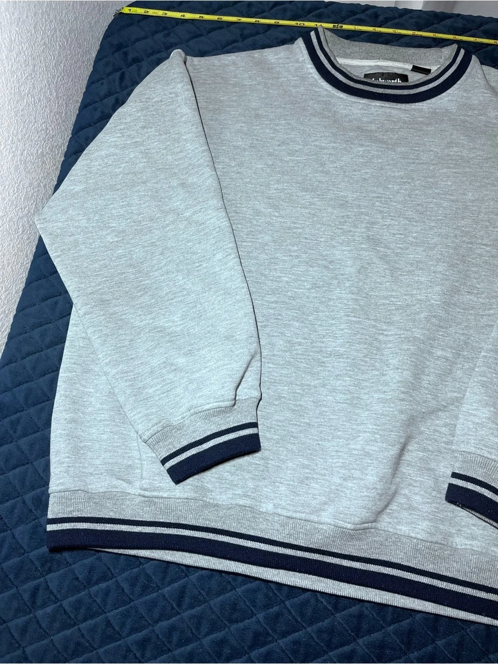Vintage Golf Ashworth Light Gray Crewneck Sweater with Navy Stripe Trim